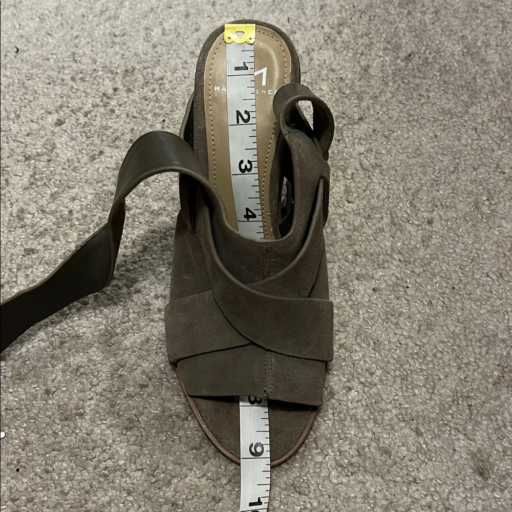 Marc Fisher LTD Valen Sandal TAUPE SUEDE size 6 - Picture 16 of 16